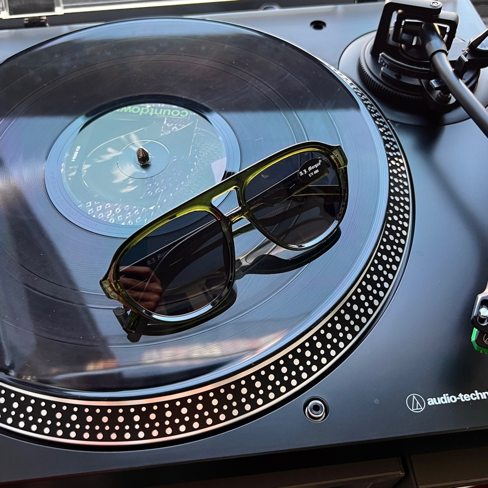 AJ Morgan olive green round aviator style sunglasses